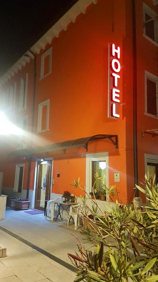 Hotel Siros Верона Экстерьер фото