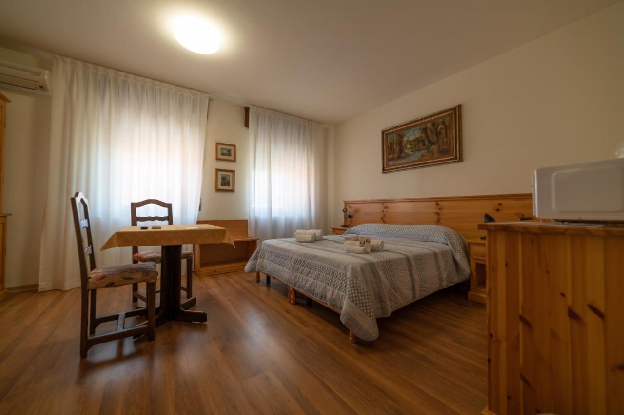 Hotel Siros Верона Экстерьер фото