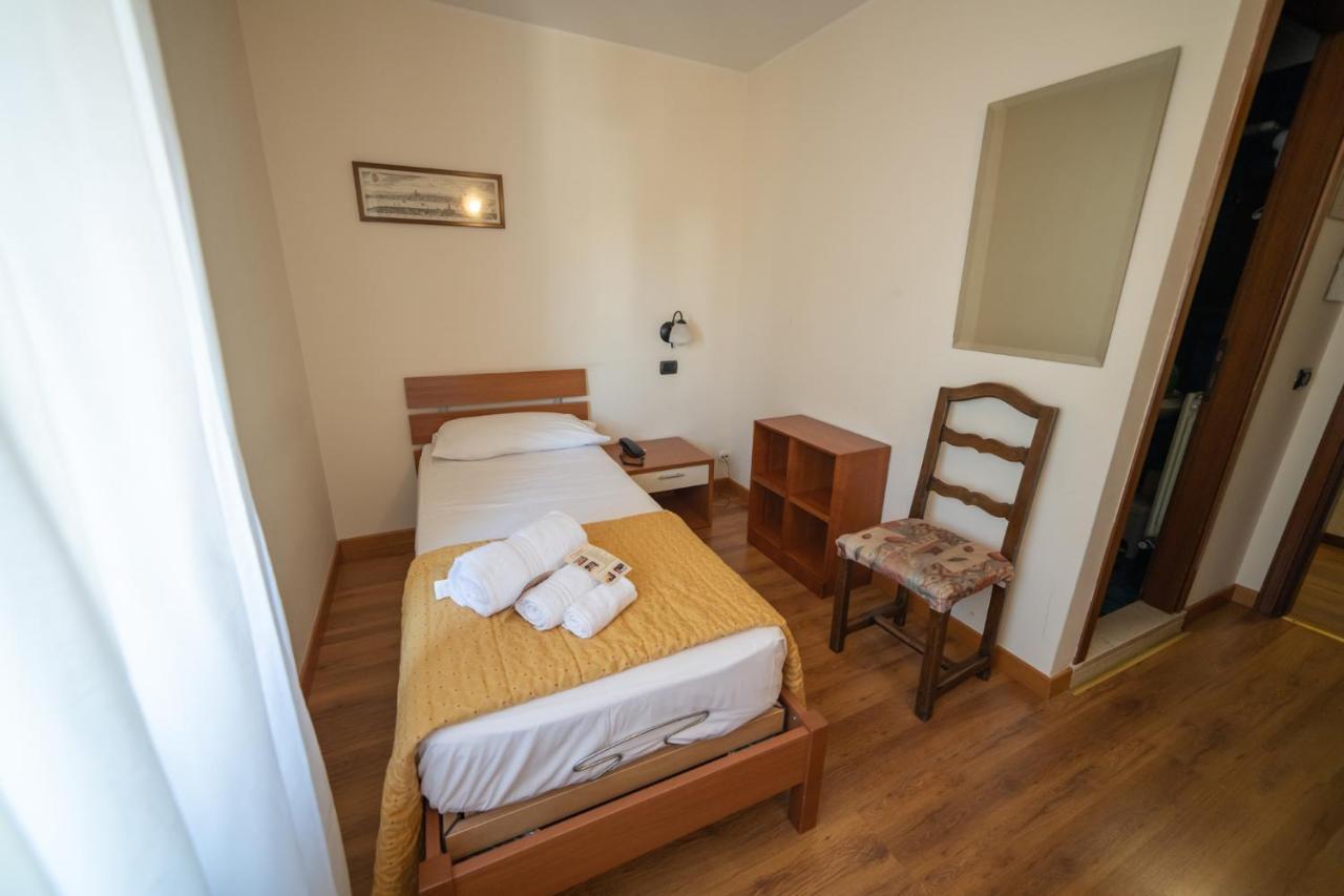 Hotel Siros Верона Экстерьер фото