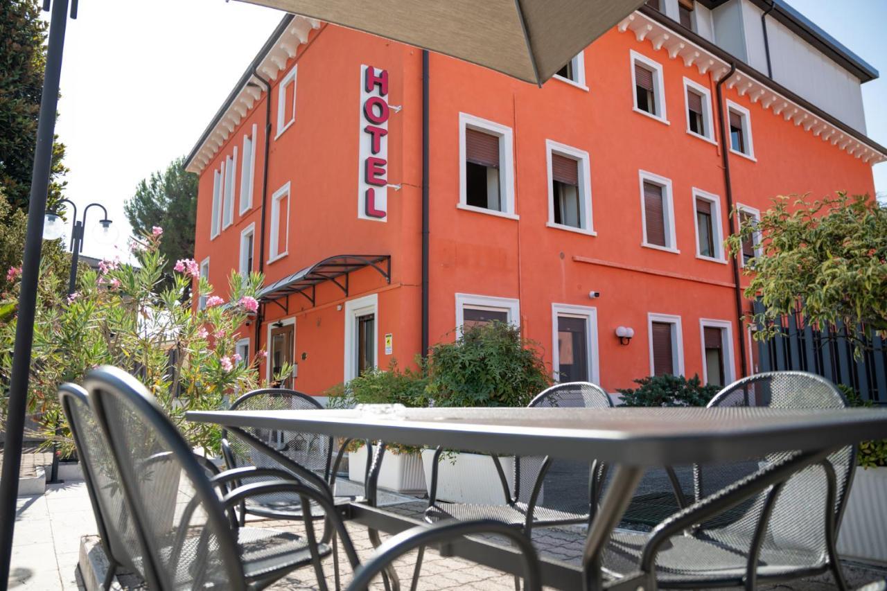 Hotel Siros Верона Экстерьер фото