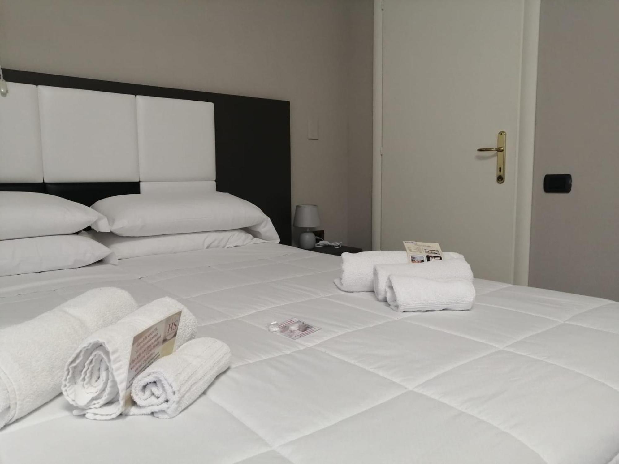 Hotel Siros Верона Экстерьер фото